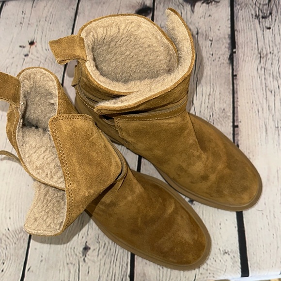 Zara Woman’s EU 39 US size 8 Genuine Suede and Faux Fur Boots - Picture 2 of 16